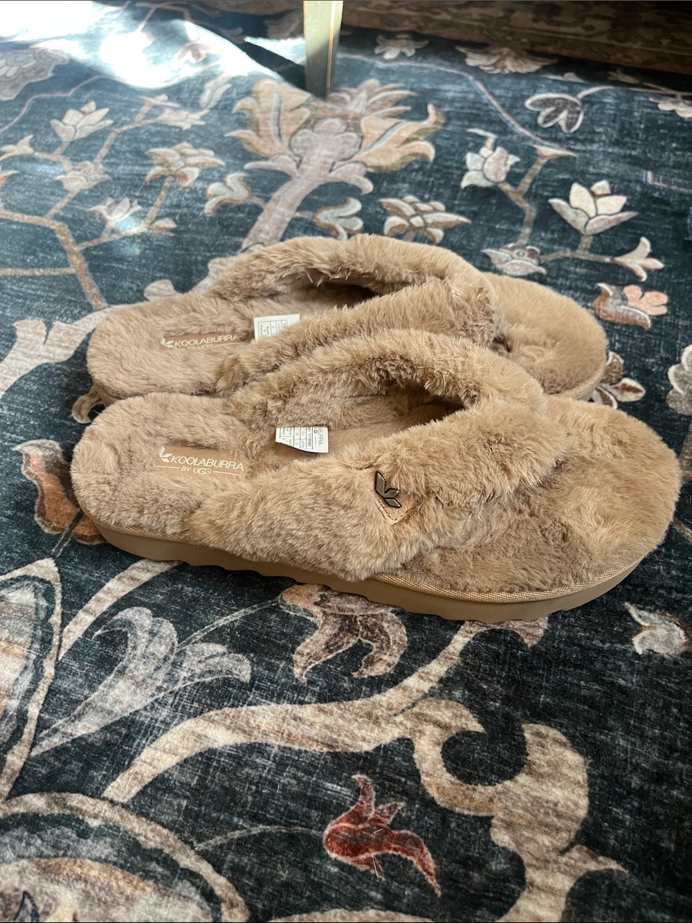 KOOLABURRA by UGG Women's Furr-ee Flip-Flop Sandals Faux Fur